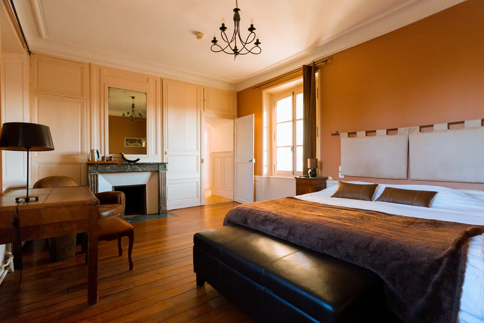 Suite Élisabeth - deux chambres et vue sur la cour, Domaine de l'Ardoise